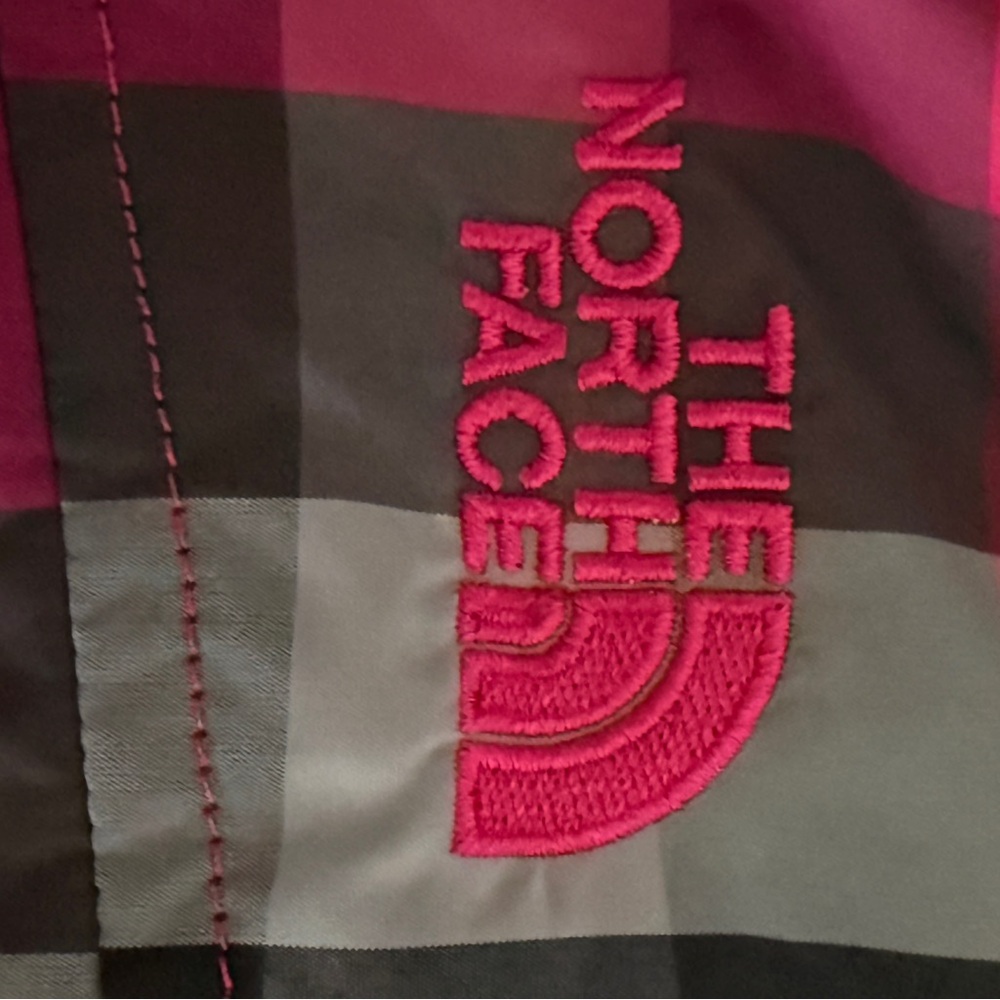 The North Face Girls Plaid Puffer Vest Pink Purple Size 7/8 - Picture 5 of 8